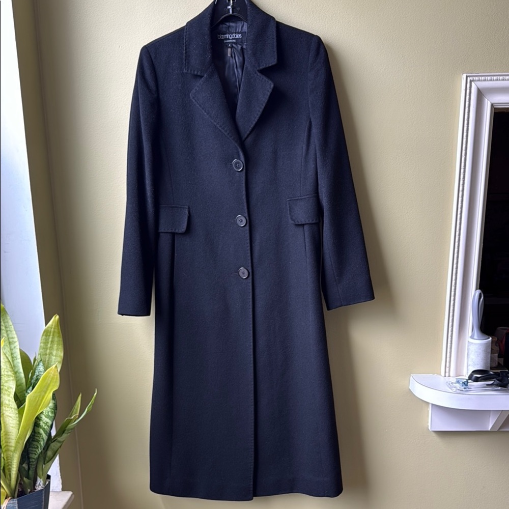 Cashmere Black Trench Style Coat with Tailored Silhouette